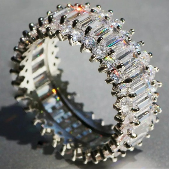 NEW luxury sterling silver diamond ring - Picture 3 of 4